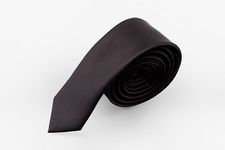 Черный тонкий галстук