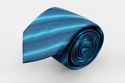 Синий галстук с голубым узором